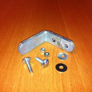 VW T2B Westfalia Helsinki bevestigingsbeugel voor de zijzitbank.