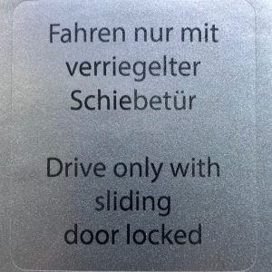 VW T2A T2B Westfalia sticker schuifdeur waarschuwing.