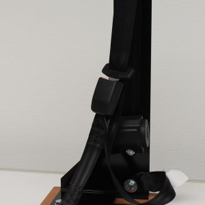 VW T2B Westfalia Montagesteun voor 3 punts gordel: Bestuurderskant naast Berlin kast.